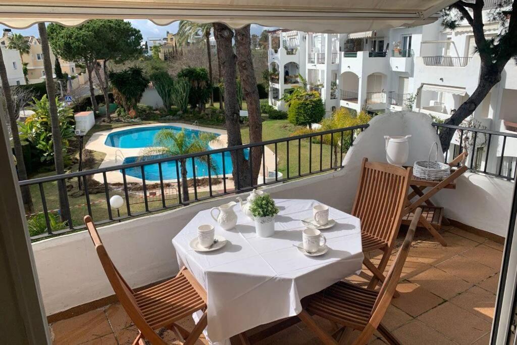 Oasis Sun Beach Costa Del Sol Естепона Екстериор снимка