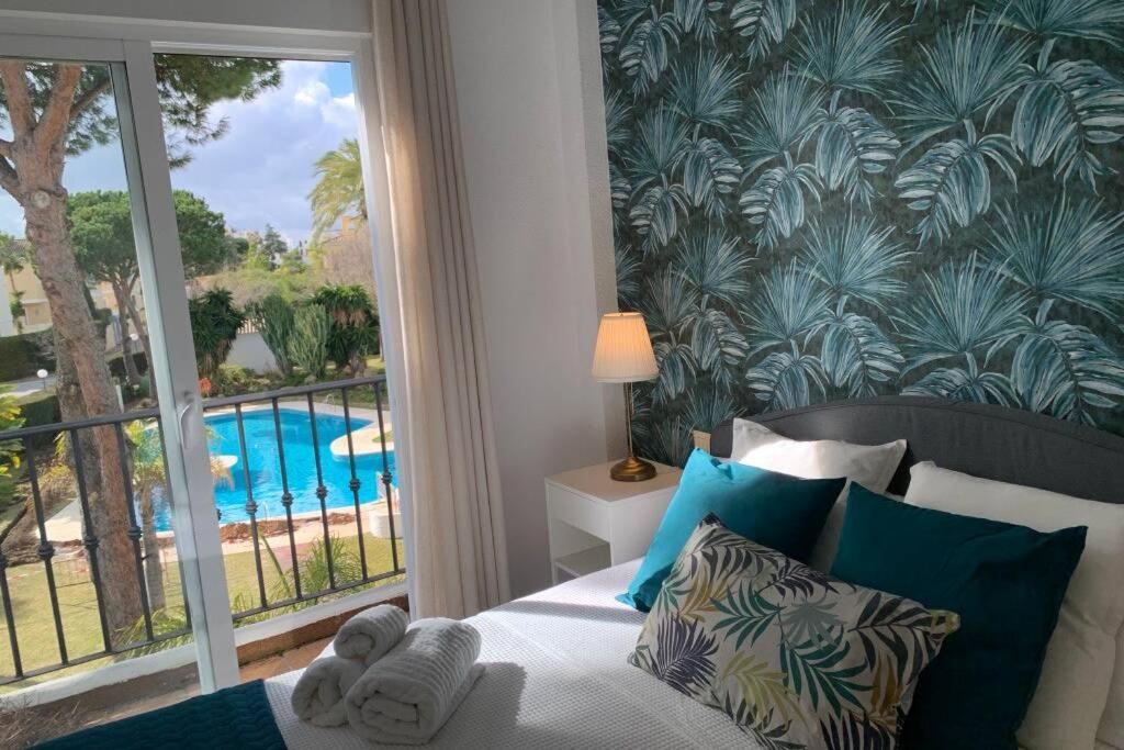 Oasis Sun Beach Costa Del Sol Естепона Екстериор снимка