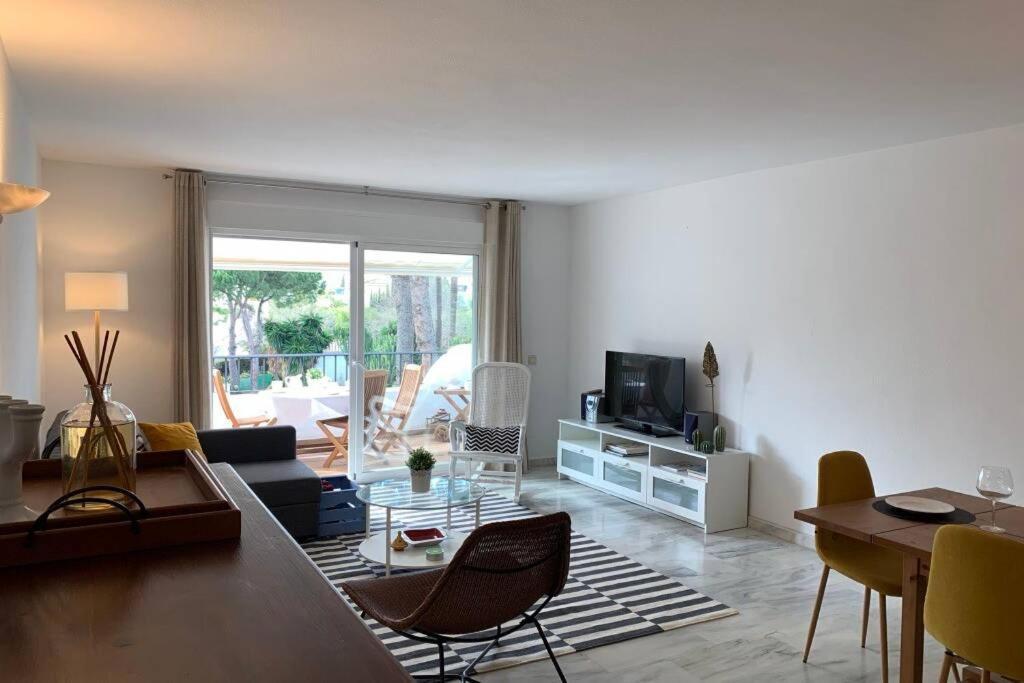 Oasis Sun Beach Costa Del Sol Естепона Екстериор снимка