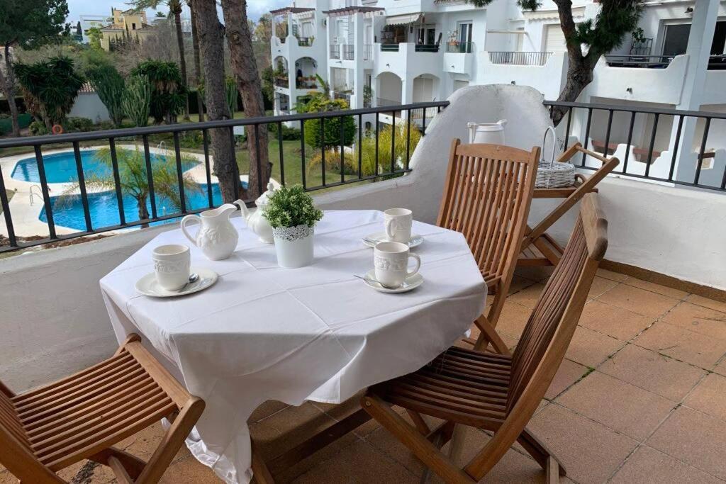 Oasis Sun Beach Costa Del Sol Естепона Екстериор снимка