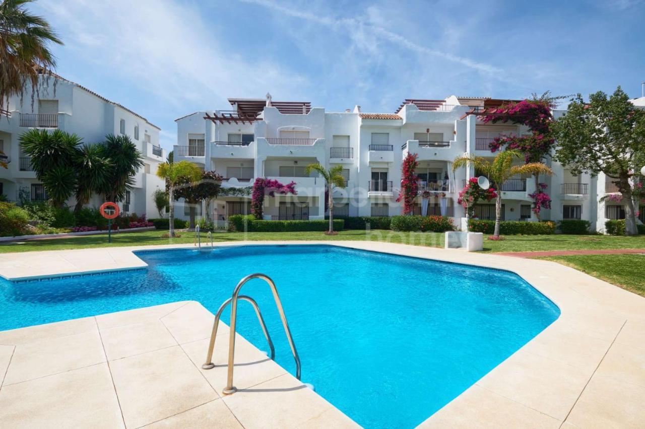 Oasis Sun Beach Costa Del Sol Естепона Екстериор снимка
