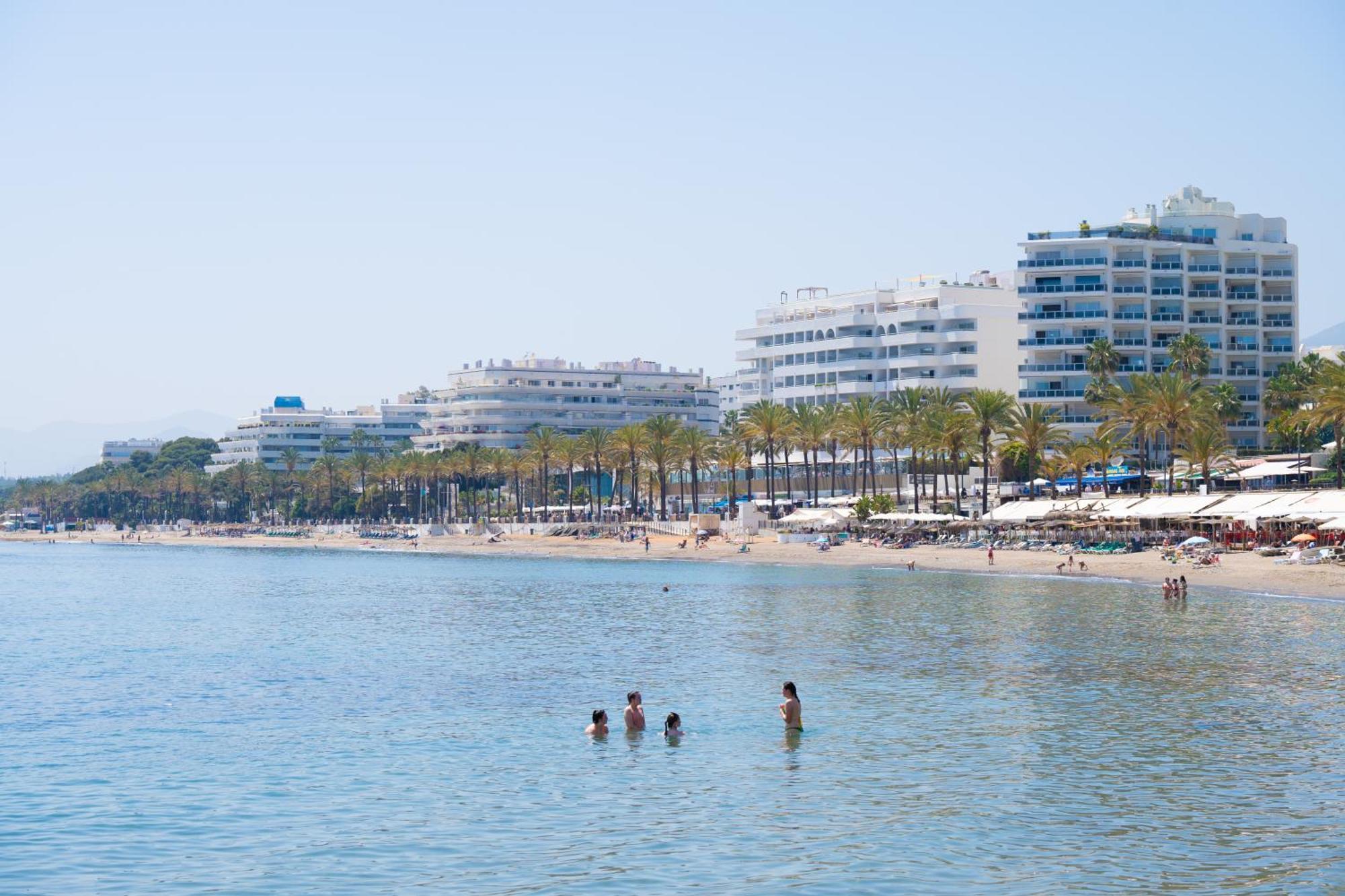 Oasis Sun Beach Costa Del Sol Естепона Екстериор снимка